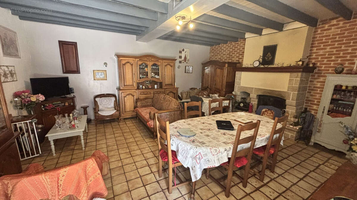 Maison à LE BOURGNEUF-LA-FORET