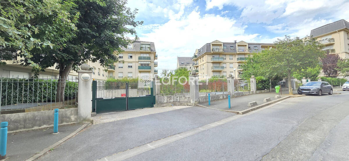 Parking à ARNOUVILLE-LES-GONESSE