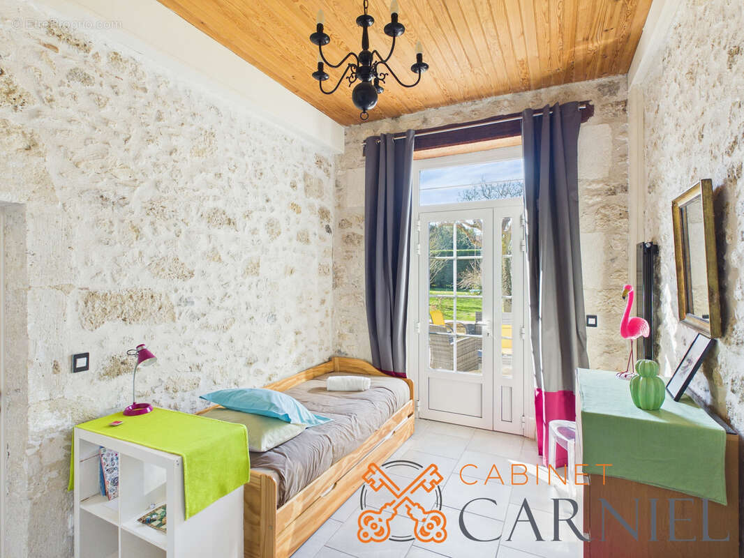 Propriété de charme avec activité de gîtes   Piscine, spa - photo 13