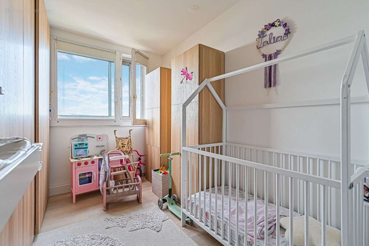 Appartement à CHARENTON-LE-PONT