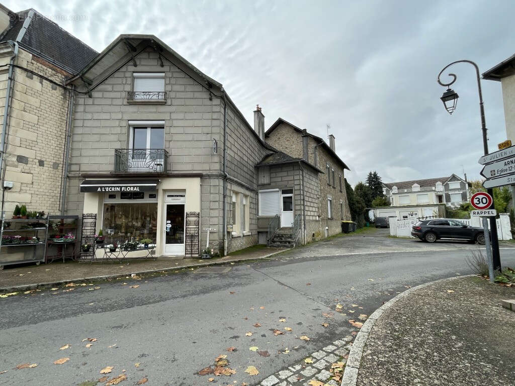 Maison à ARNAC-POMPADOUR