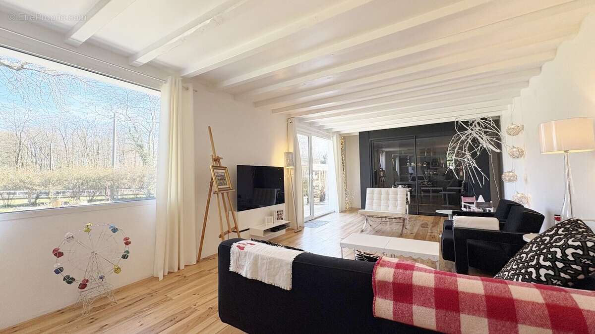 Propriété de caractère avec dépendances et piscine  Domaine de 3 hectares au calme absolu - photo 12