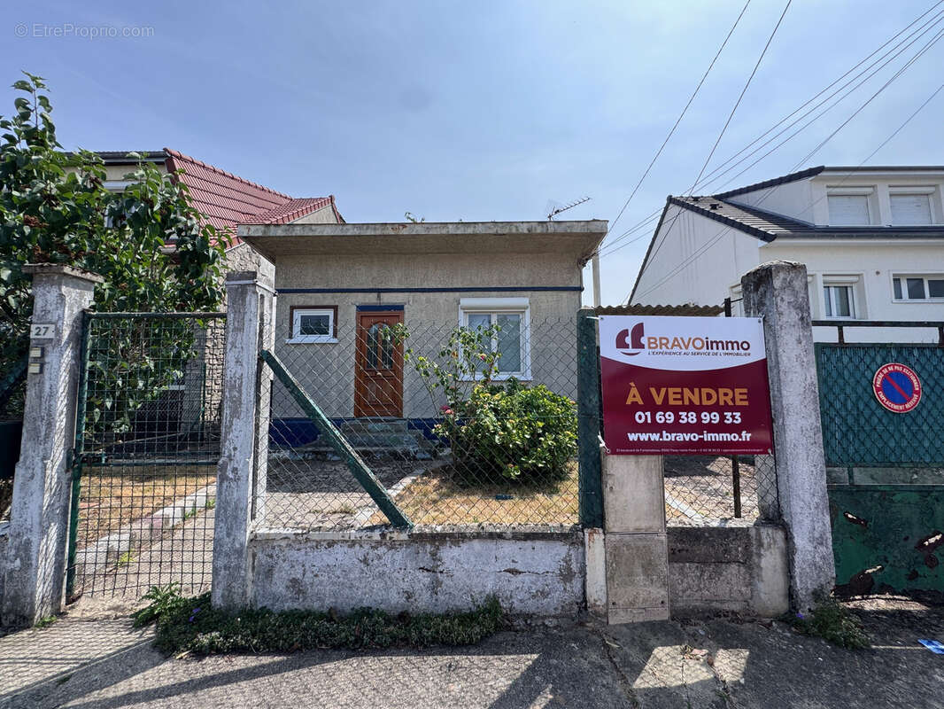 Maison à PARAY-VIEILLE-POSTE