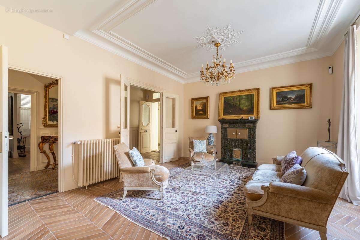 Maison 421 m² à Puiseaux  - photo 3