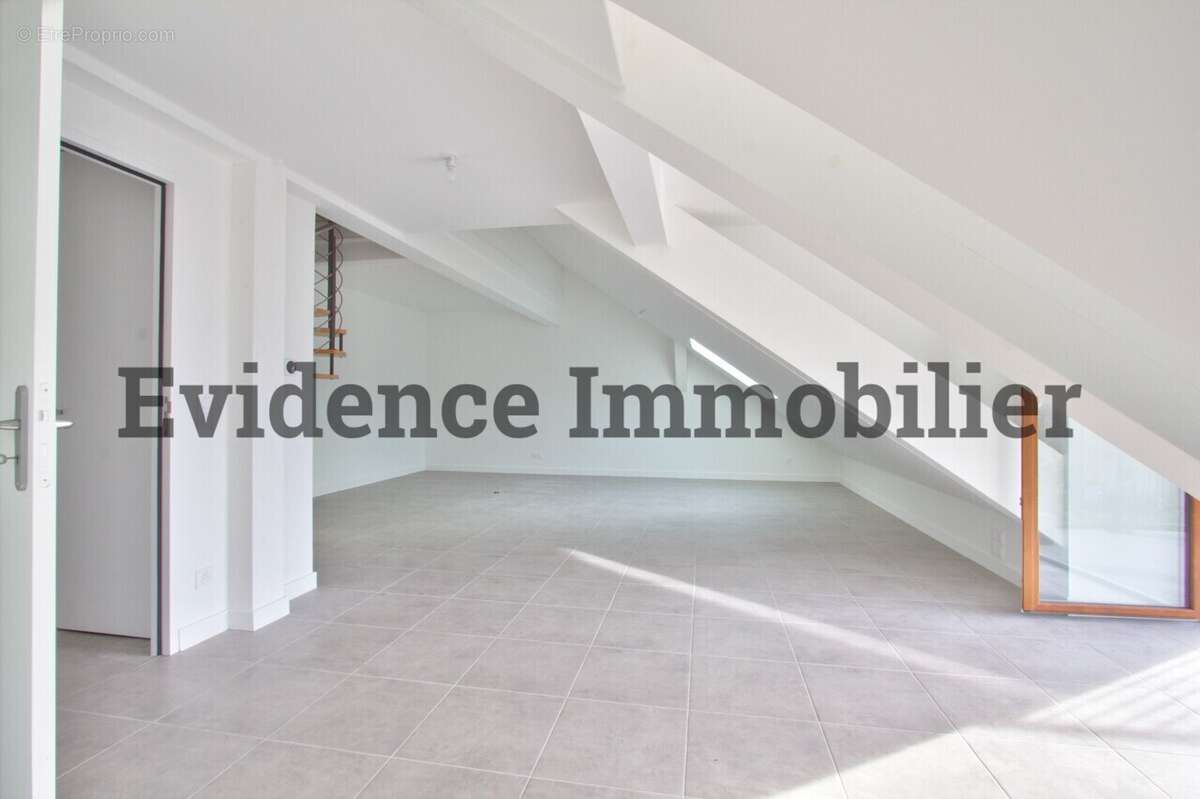 Appartement à GILLY-SUR-ISERE