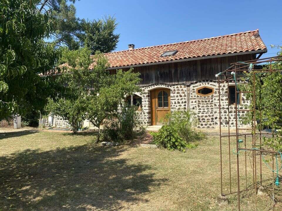 Ancien corps de ferme avec gîte - photo 11