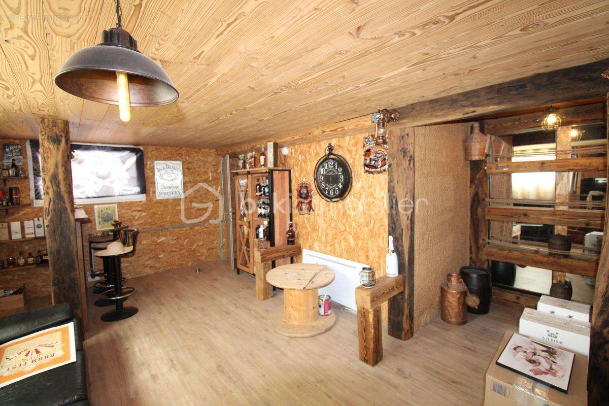 VILLAGE-NEUF – MAISON INDIVIDUELLE 213 m² – 213 m² habitables • Piscine • Photovoltaïque • Pompe à chaleur • À 2 min de la Suiss - photo 16