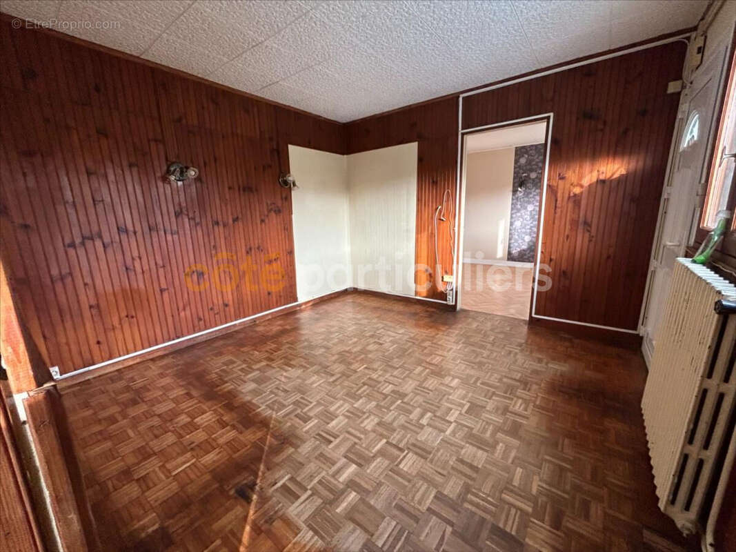 Maison à AGON-COUTAINVILLE