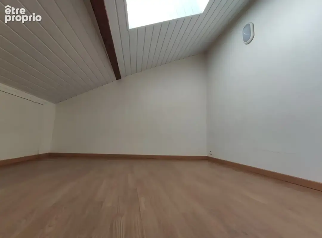 Appartement 97 m² à Saint-Flour  - photo 3