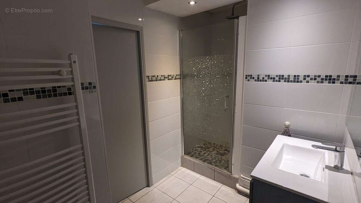 Appartement à CHENOVE