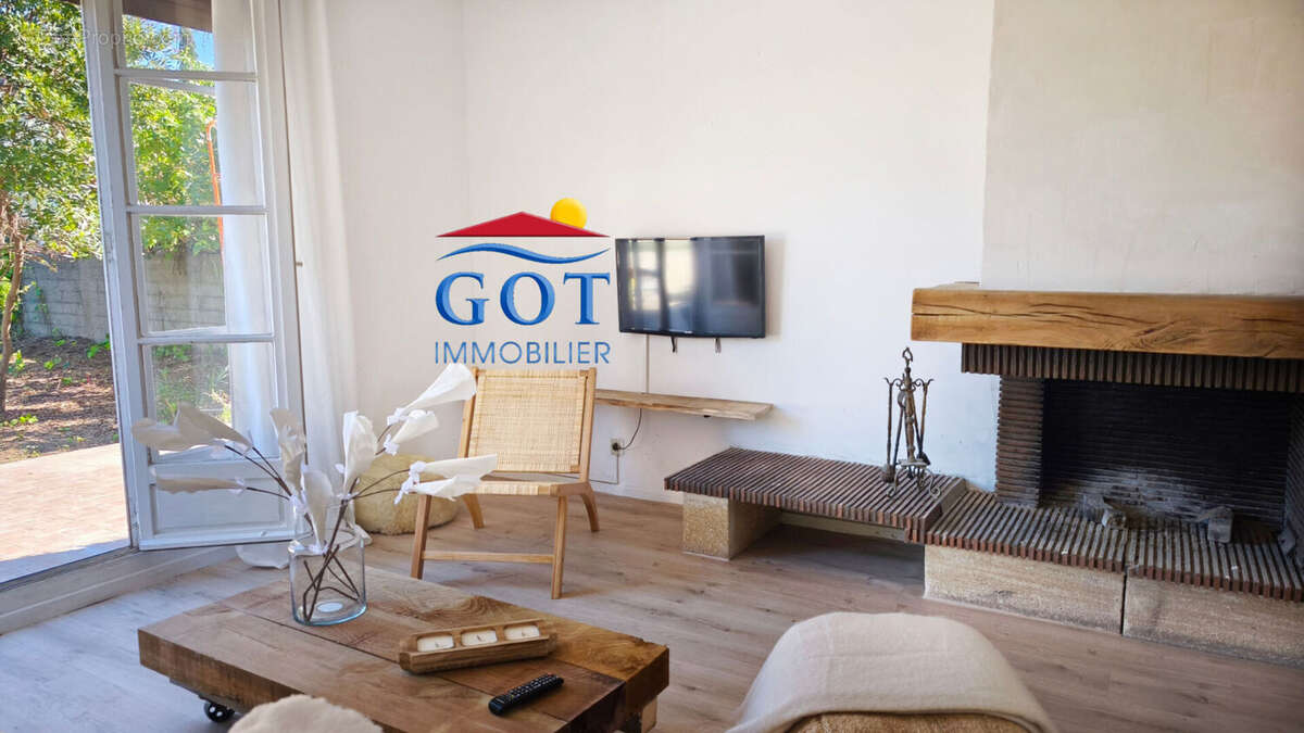 Maison à SAINT-LAURENT-DE-LA-SALANQUE