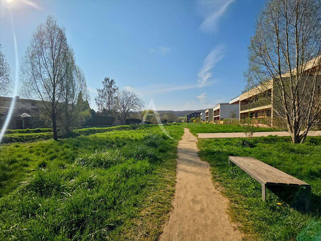 Appartement à MENUCOURT