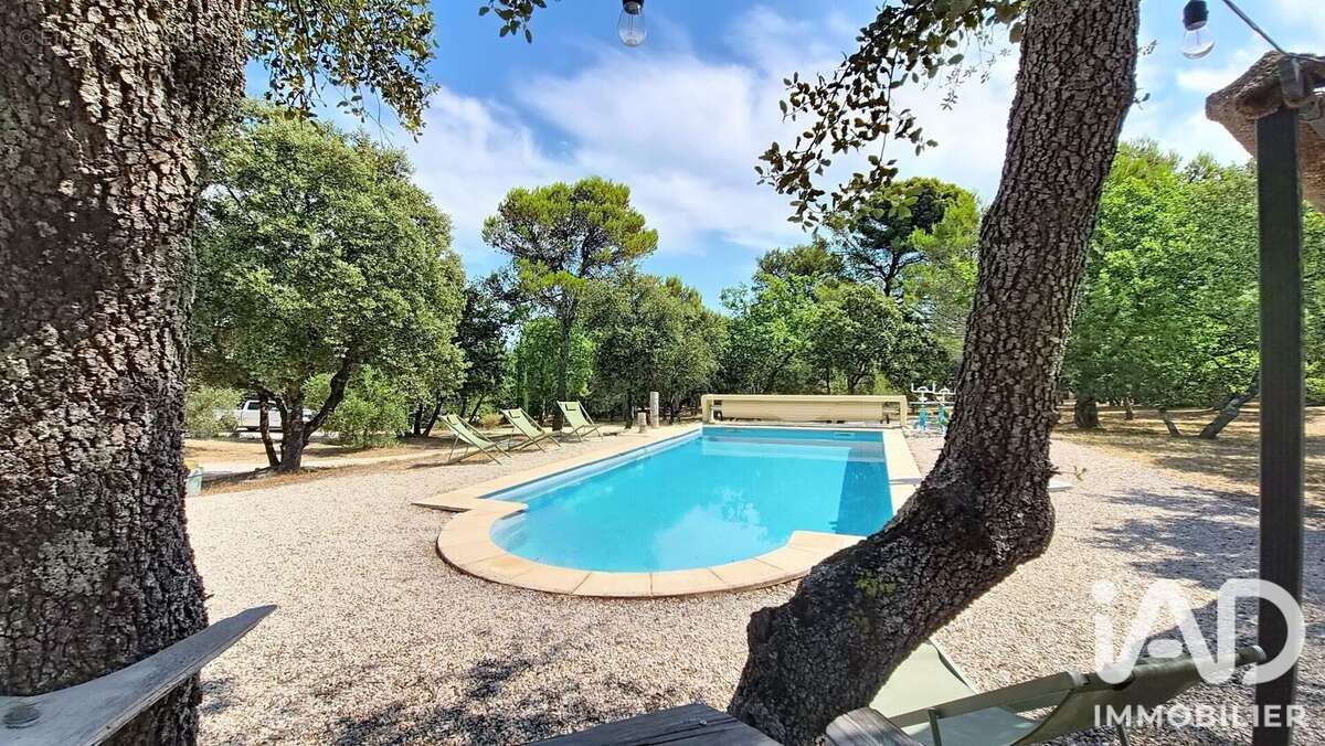 Maison 250 m² à Venasque  - photo 4