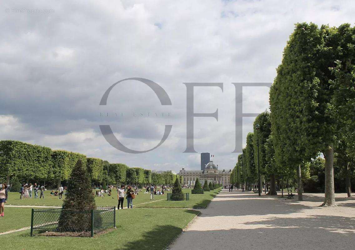 Appartement à PARIS-7E