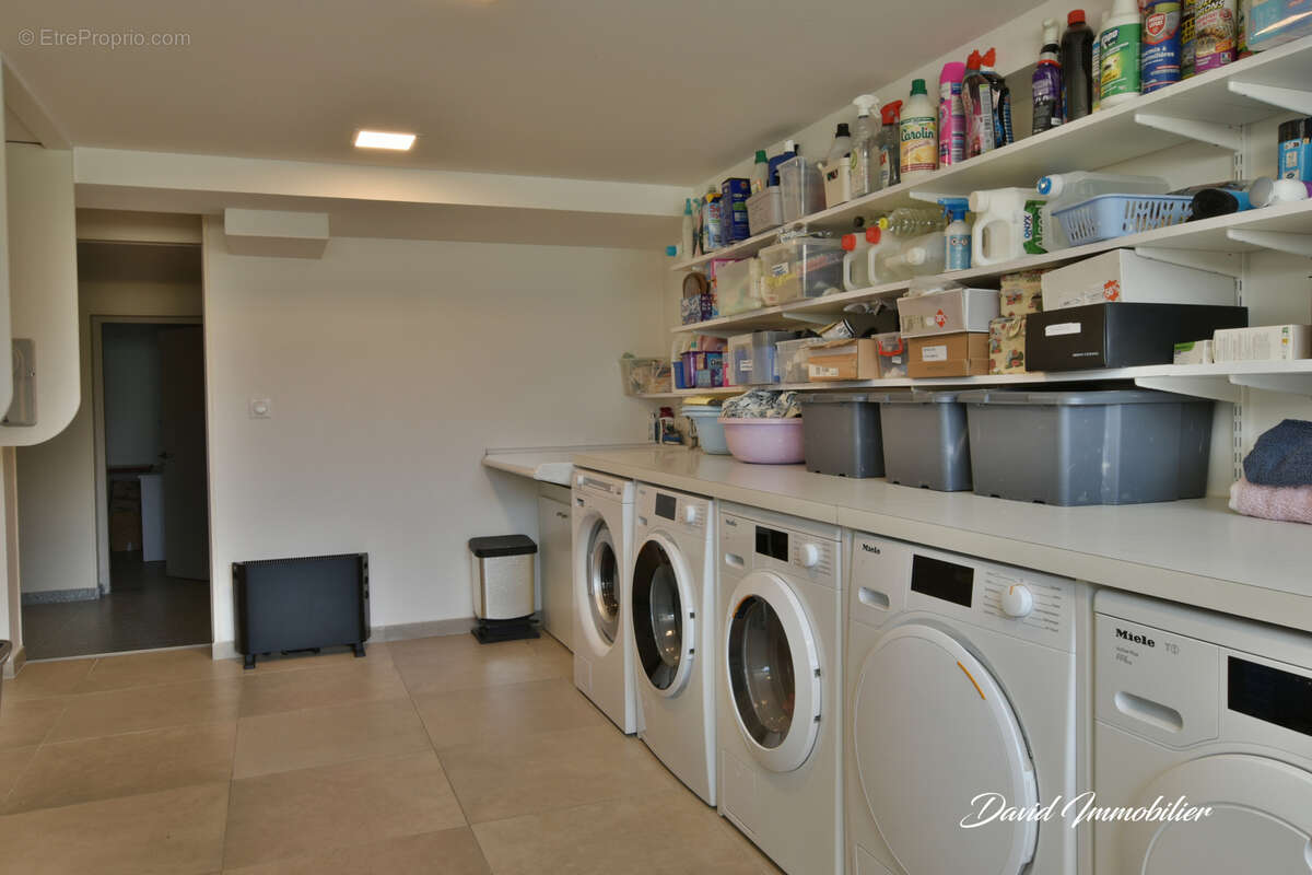 Villa 3 faces - 320 m2 + terrain constructible - photo 12