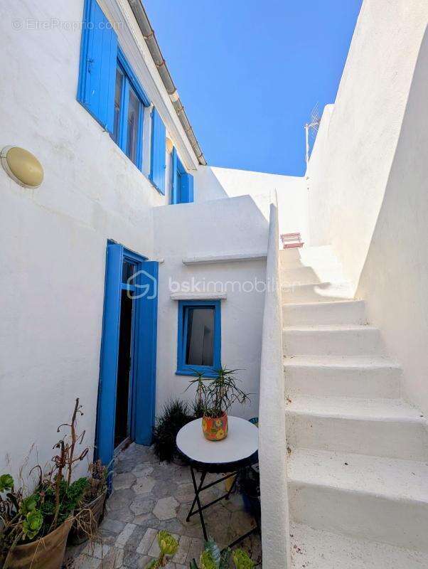 Propriété de prestige de 406 m² avec voûtes d'exception, cour et terrasses - photo 8