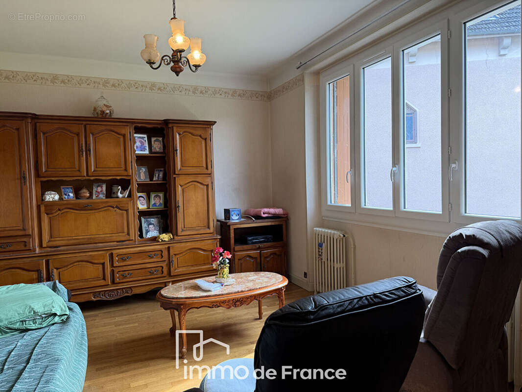 Maison à DECAZEVILLE