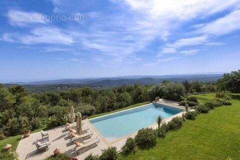 Maison à TOURRETTES-SUR-LOUP