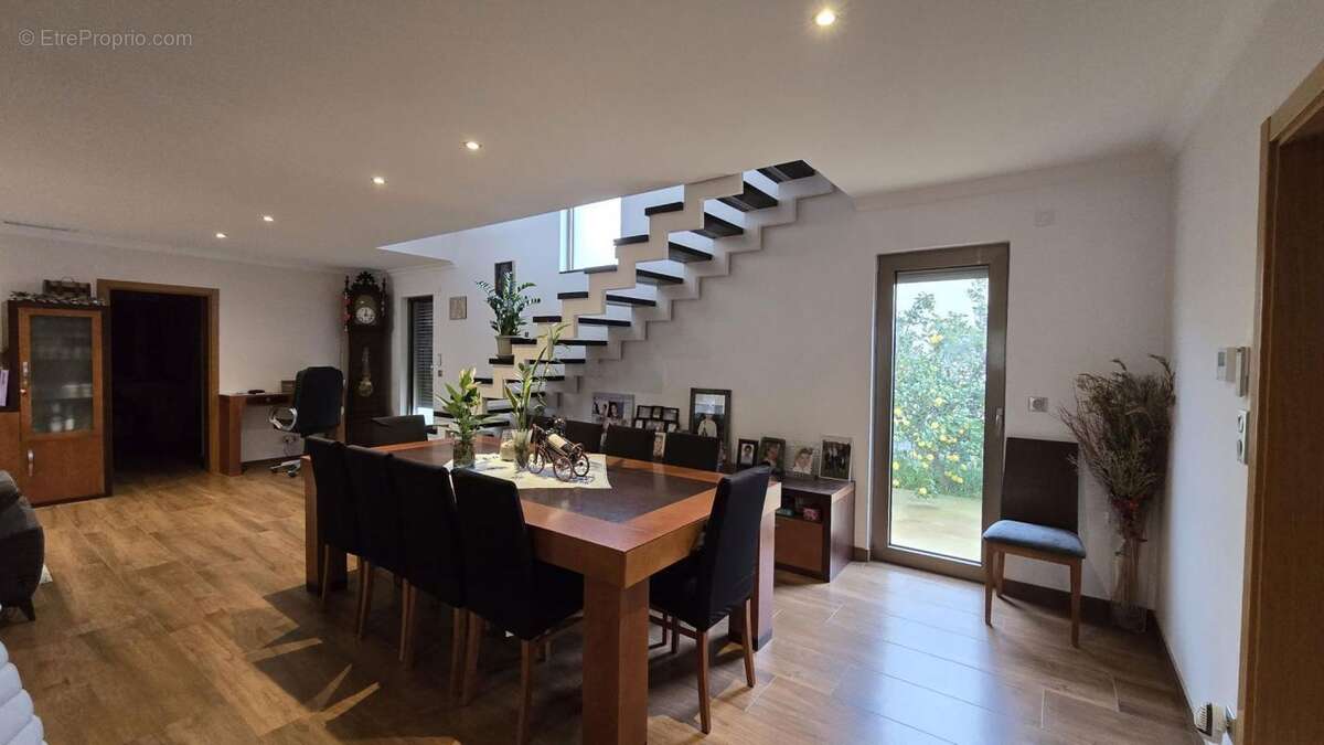 Maison à SAINT-LAURENT-DE-LA-SALANQUE