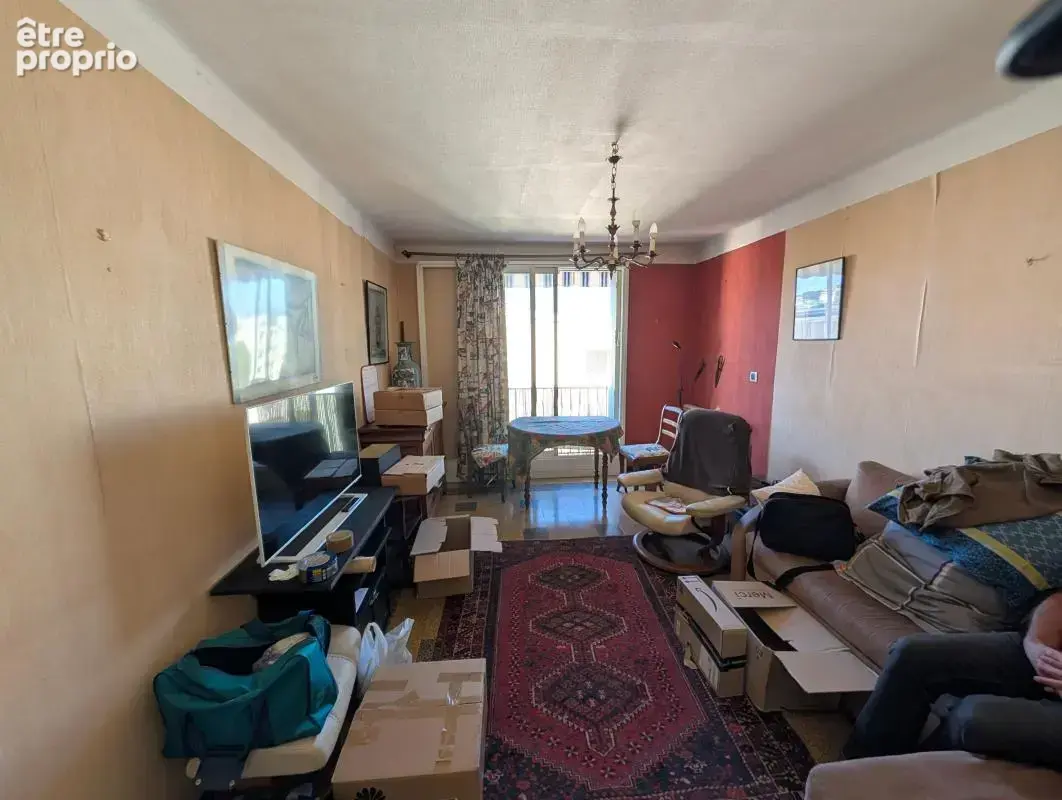Appartement T3 À Vendre, Idéal investisseur avec ascenseur - photo 1