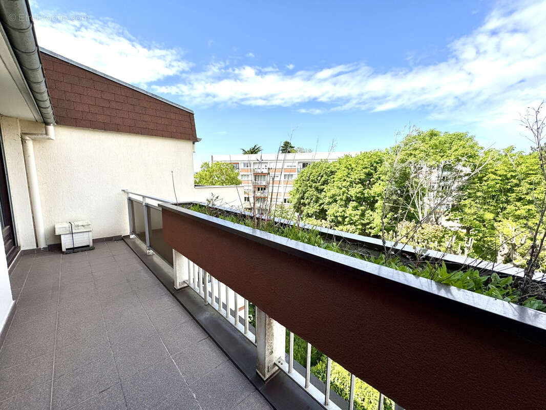 Appartement à LE PERREUX-SUR-MARNE