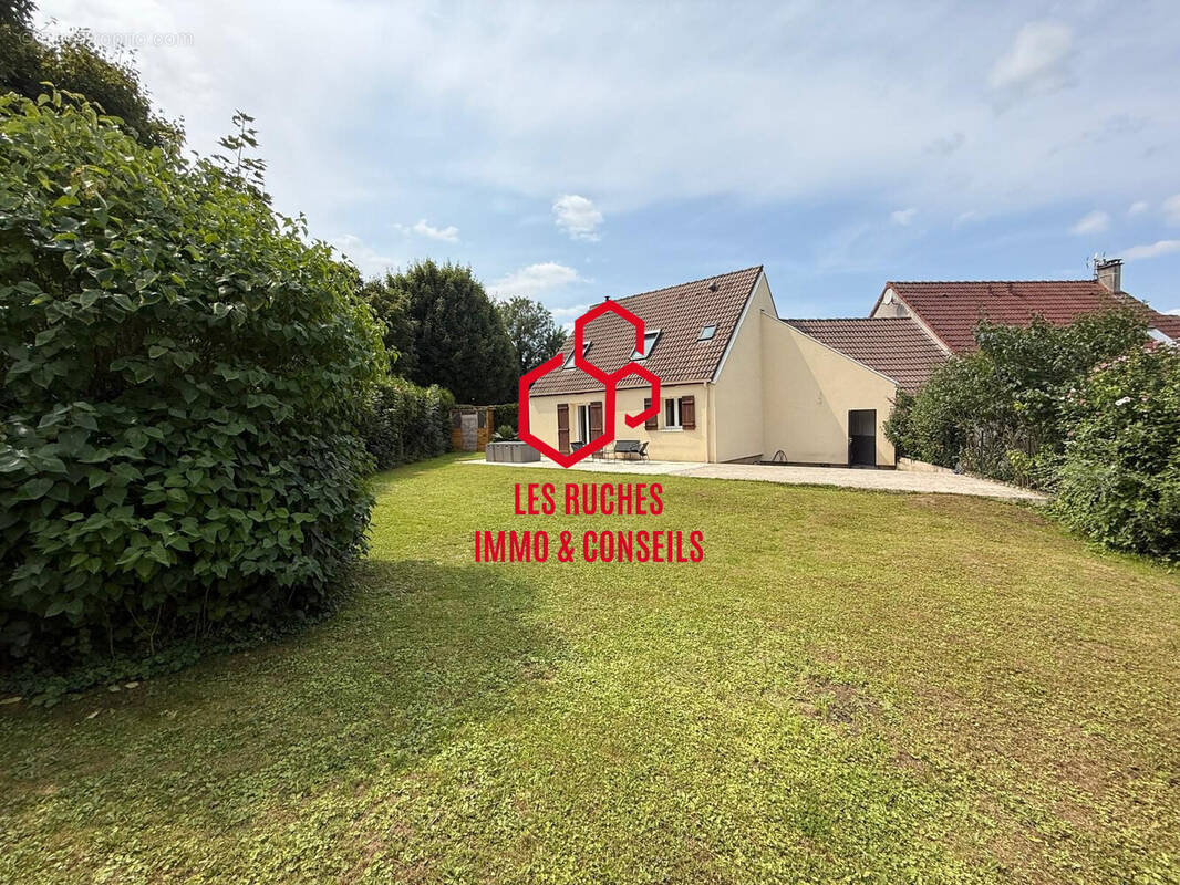 Maison à QUINCY-VOISINS