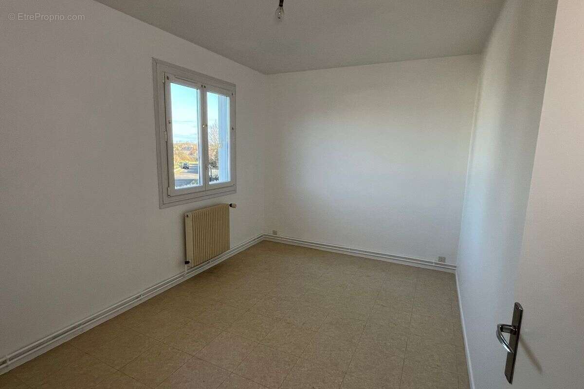 Maison à NOUANS-LES-FONTAINES