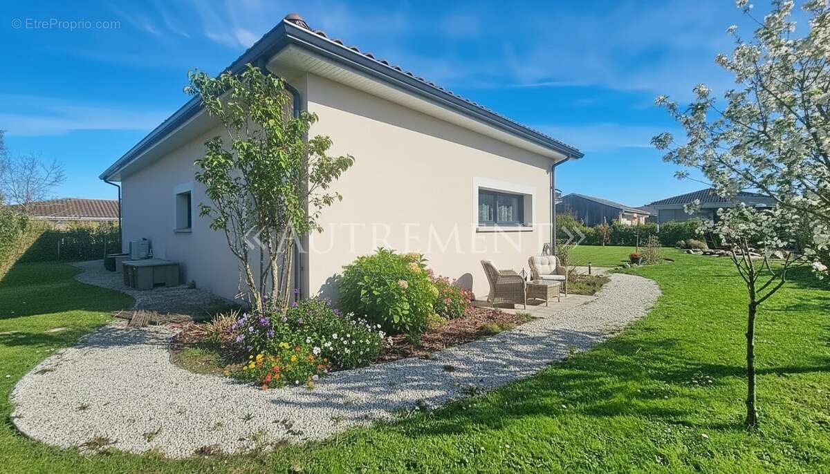 Maison à SAINT-SULPICE