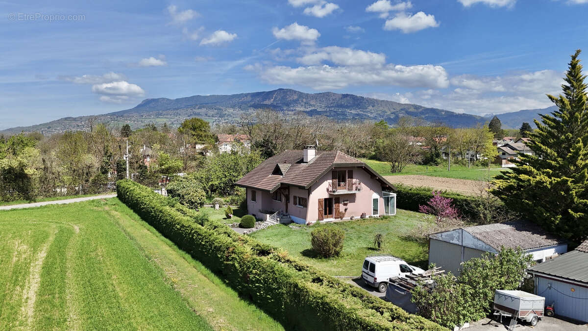 Maison à ARTHAZ-PONT-NOTRE-DAME