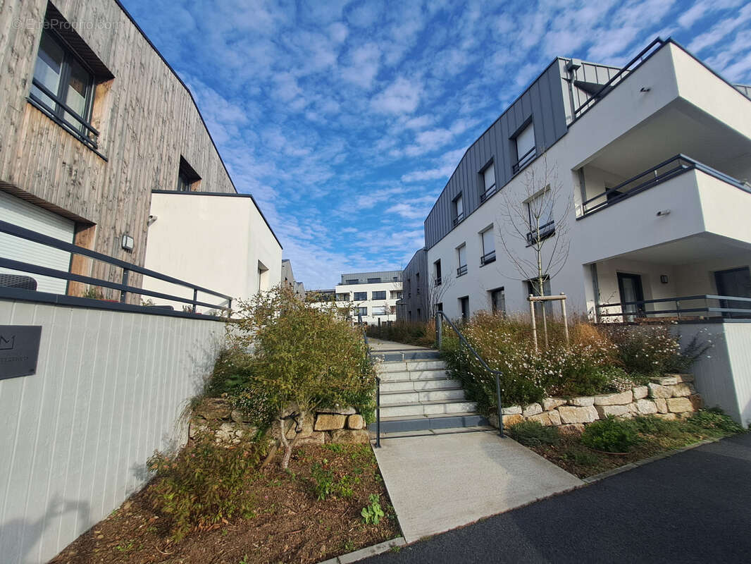 Appartement T1 - 2023 - 35.80 m2 - Terrasse - Parking + Cave + Local à vélos - photo 8