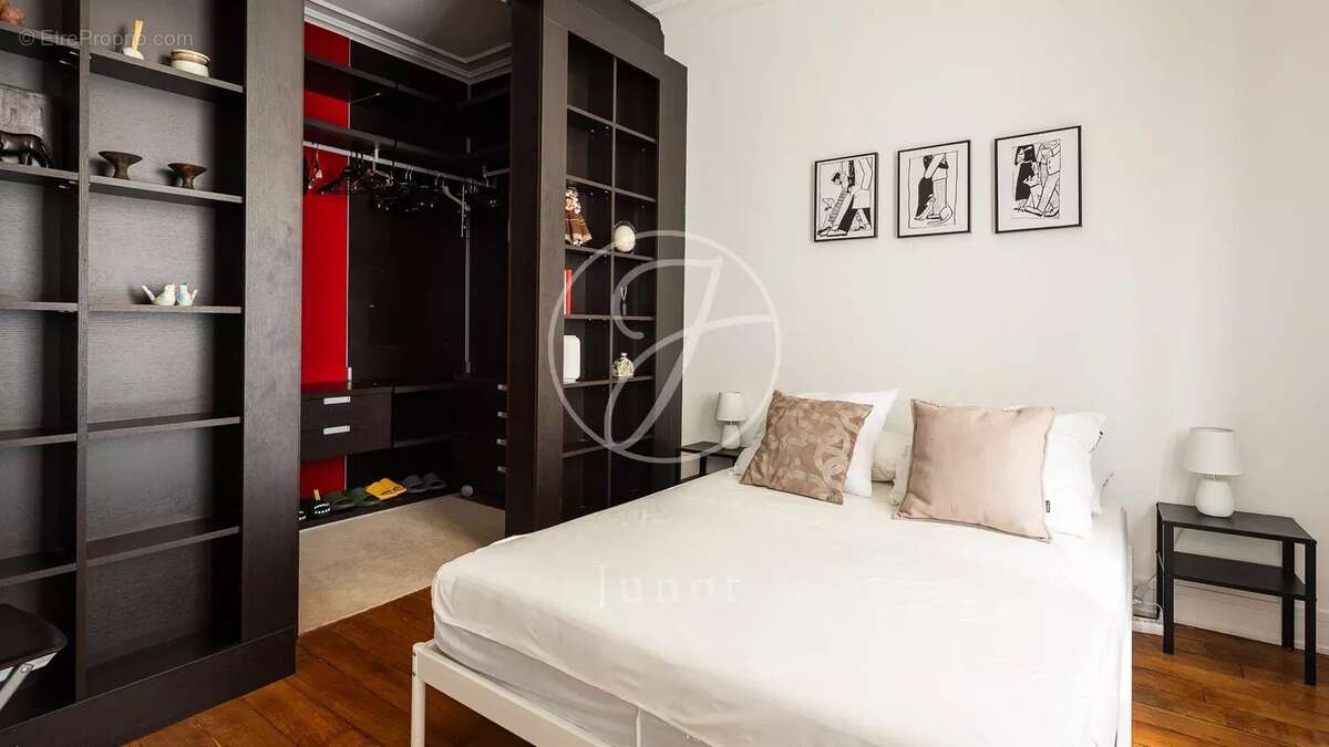 Appartement à PARIS-7E