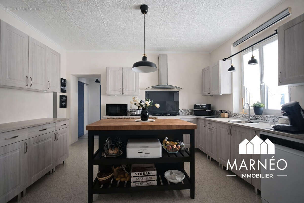 Maison 164 m² à Souain-Perthes-Les-Hurlus  - photo 8