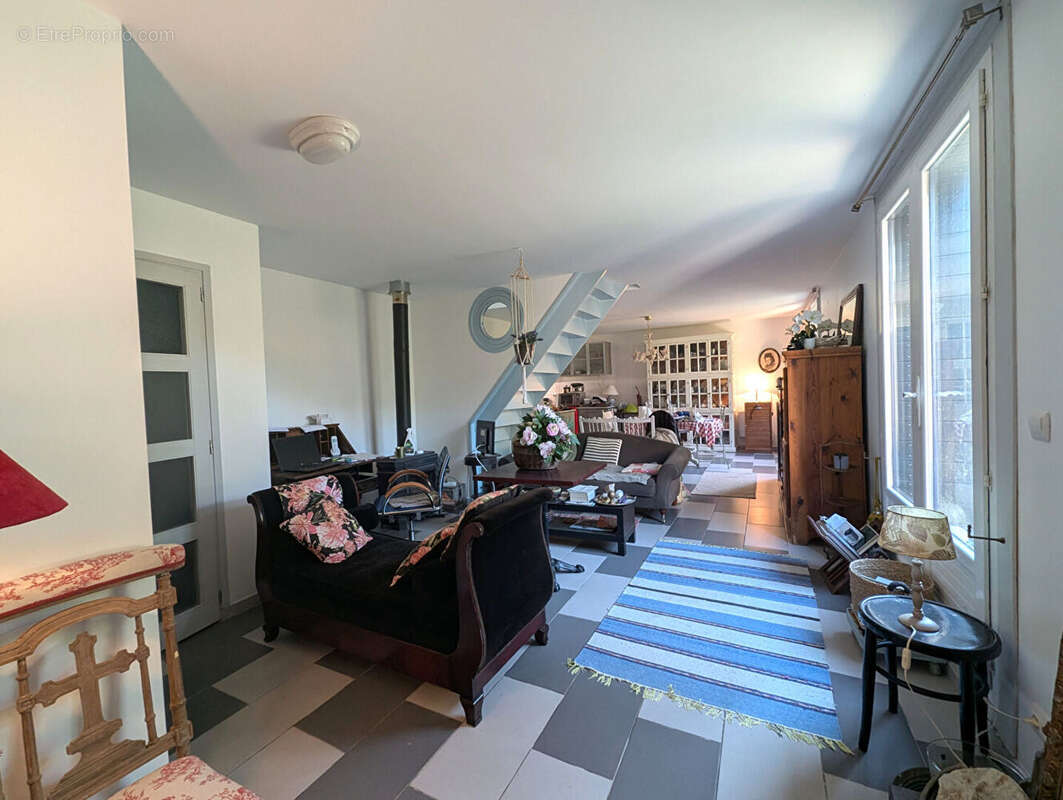 Maison à LA VILLE-ES-NONAIS