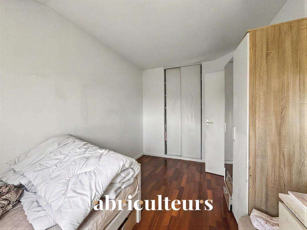 Appartement duplex - 78 m² - 4 pièces - en vente à Villeneuve-la-Garenne Avenue du Ponant (92390) - photo 9