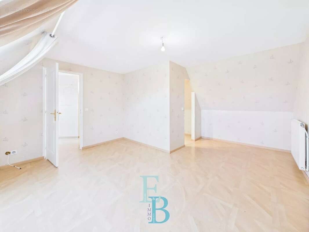 Maison à COLLEVILLE-SUR-MER