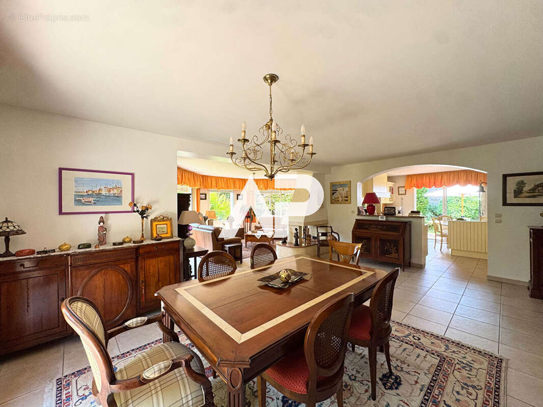 Maison à MONTLIGNON