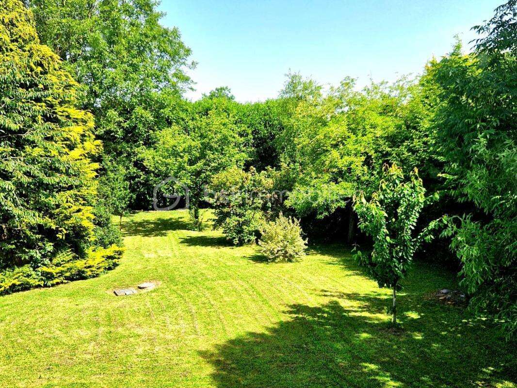 Charme de l'ancien et cadre de vie exceptionnel - Maison d’environ 170 m² avec jardin sur 1350 m² - photo 9