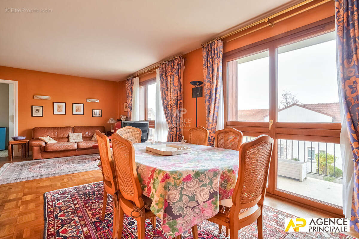 Appartement à MAISONS-LAFFITTE
