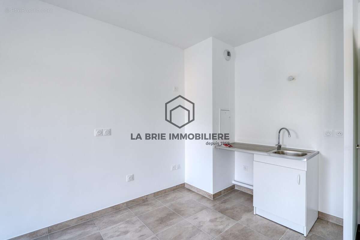 Appartement 63 m² à Mennecy  - photo 3
