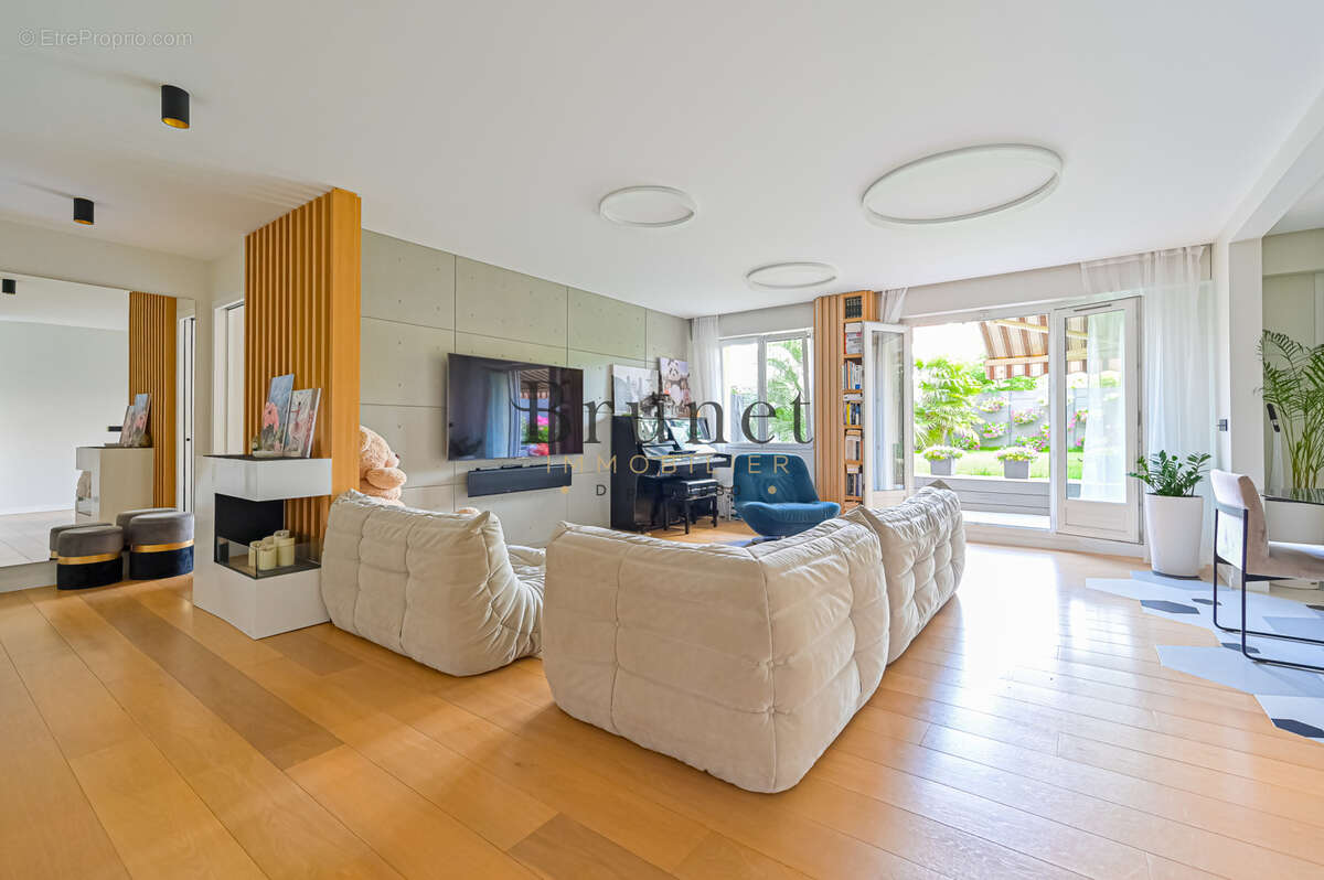 Appartement à SAINT-MAUR-DES-FOSSES