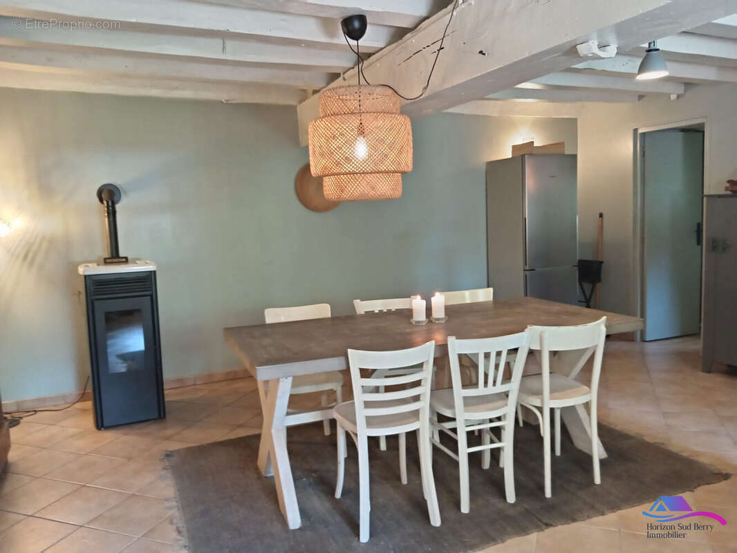 salle à manger - Maison à VIGOULANT