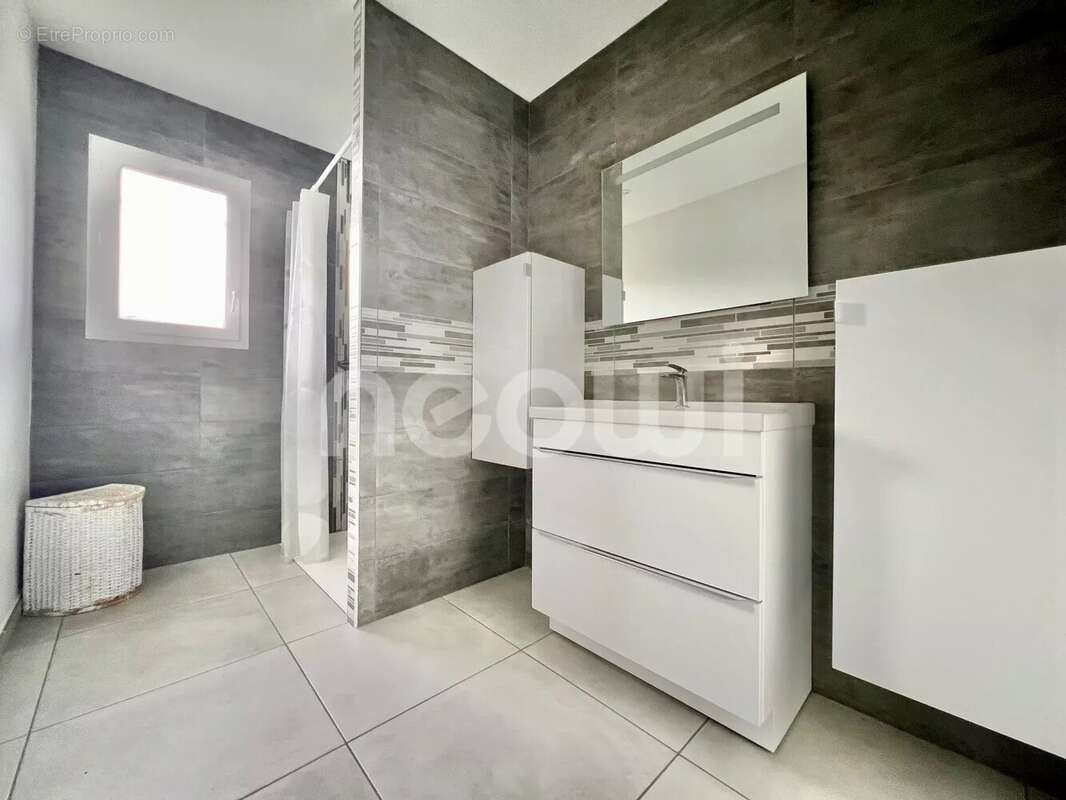 Maison à AIGUEPERSE