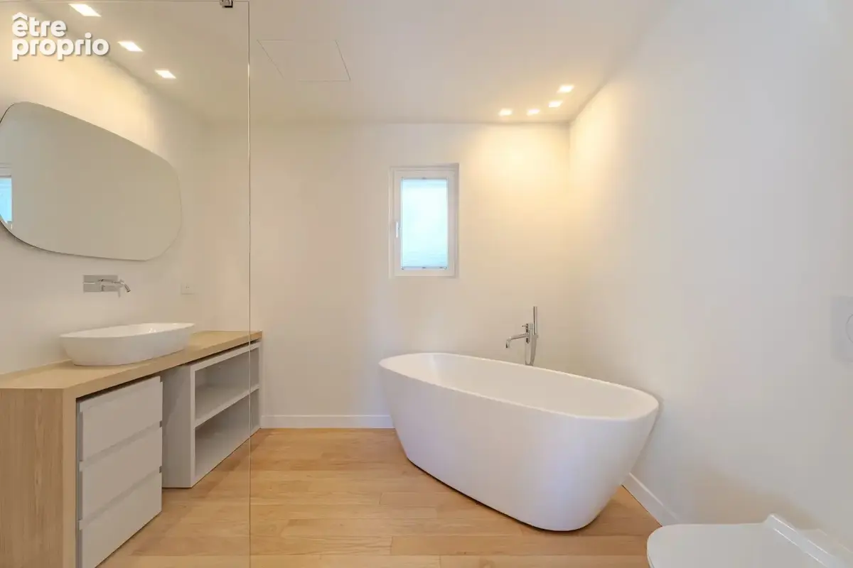 Villa contemporaine rénovée, terrain plat et piscine - photo 14