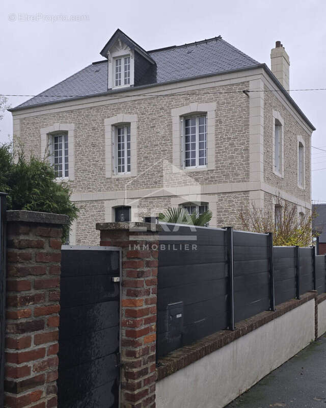 Maison à BELLEVILLE-SUR-MER