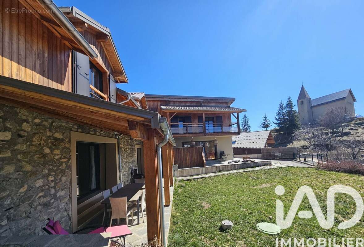 Maison 286 m² à Saint-Apollinaire  - photo 5