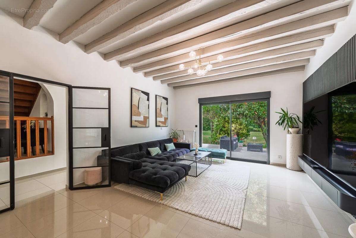 Maison de 7 pièces de 187 m² à Dammartin-en-Goële - photo 2