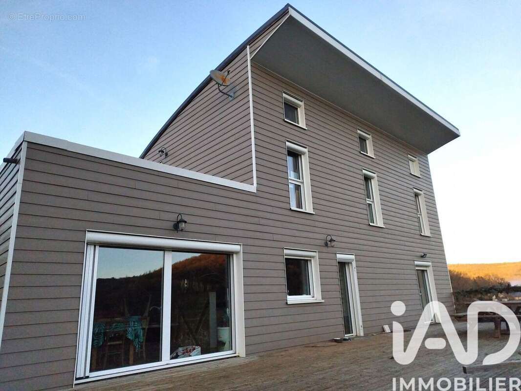 Maison 155 m² à Saint-Beauzely  - photo 2