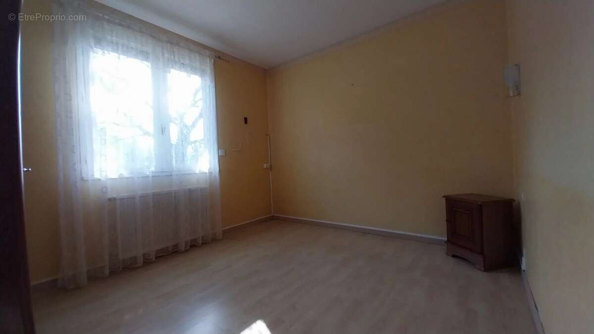 Maison à SAINT-MARTIN-LAGUEPIE