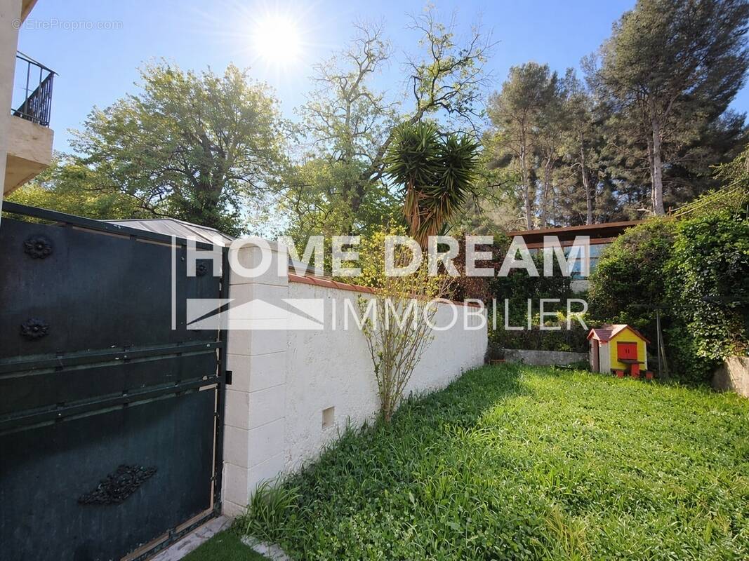 Appartement à SIX-FOURS-LES-PLAGES