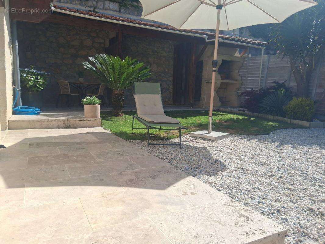 Maison à BAYON-SUR-GIRONDE